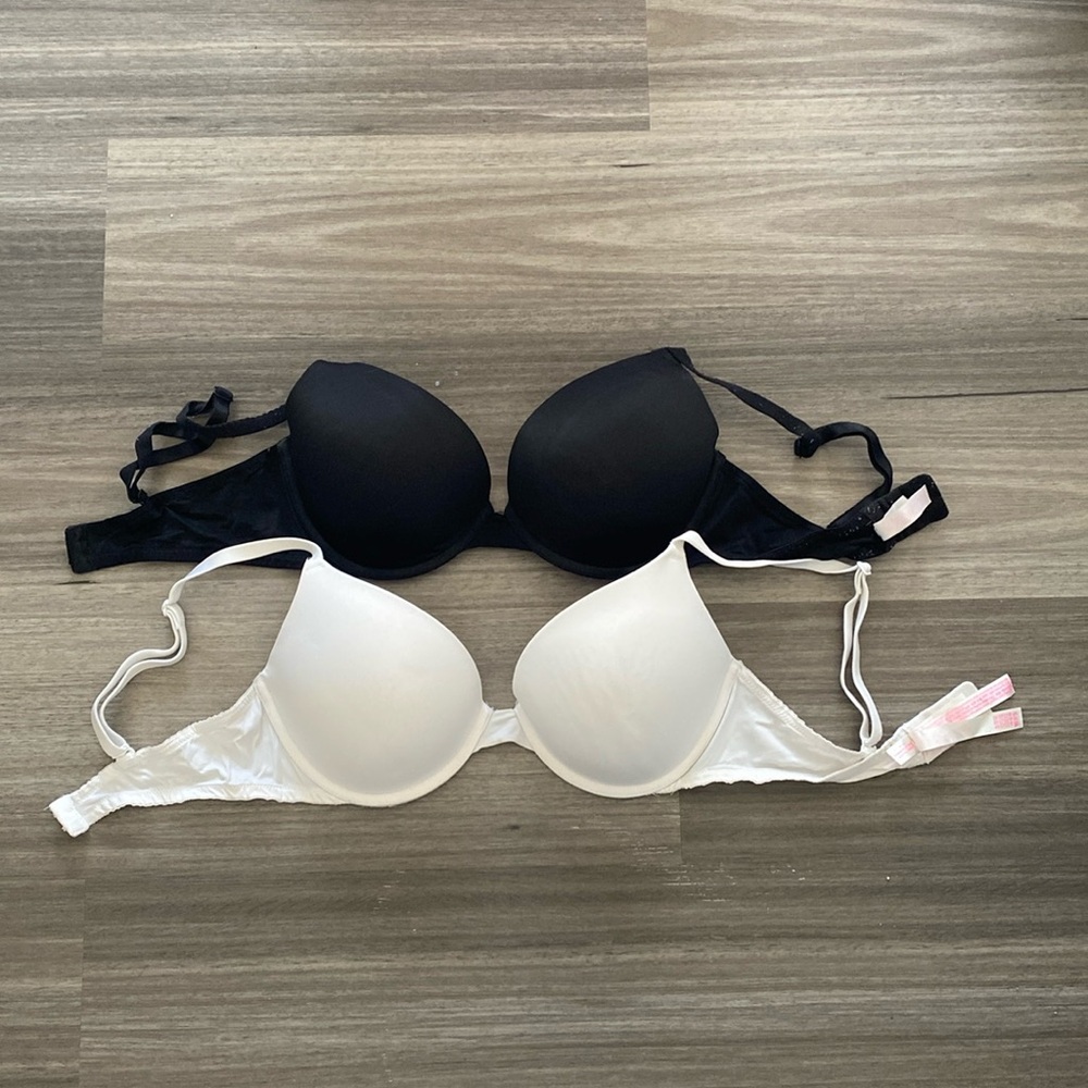 Set of 2 Victoria’s Secret Bras